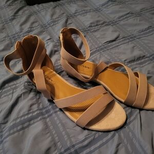 WIDE-Gladiator Style Sandals